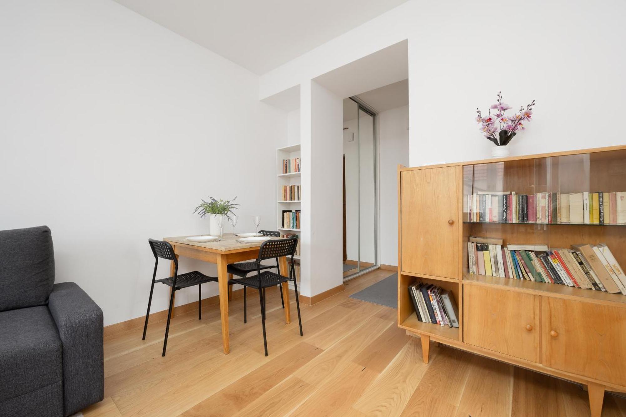 Charming For 4 People Located 650 M From The Old Town Of By Renters * Warszawa