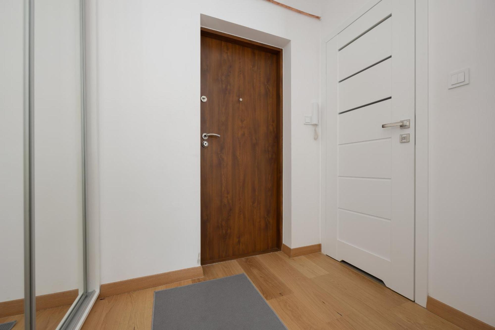 Leilighet Charming For 4 People Located 650 M From The Old Town Of By Renters