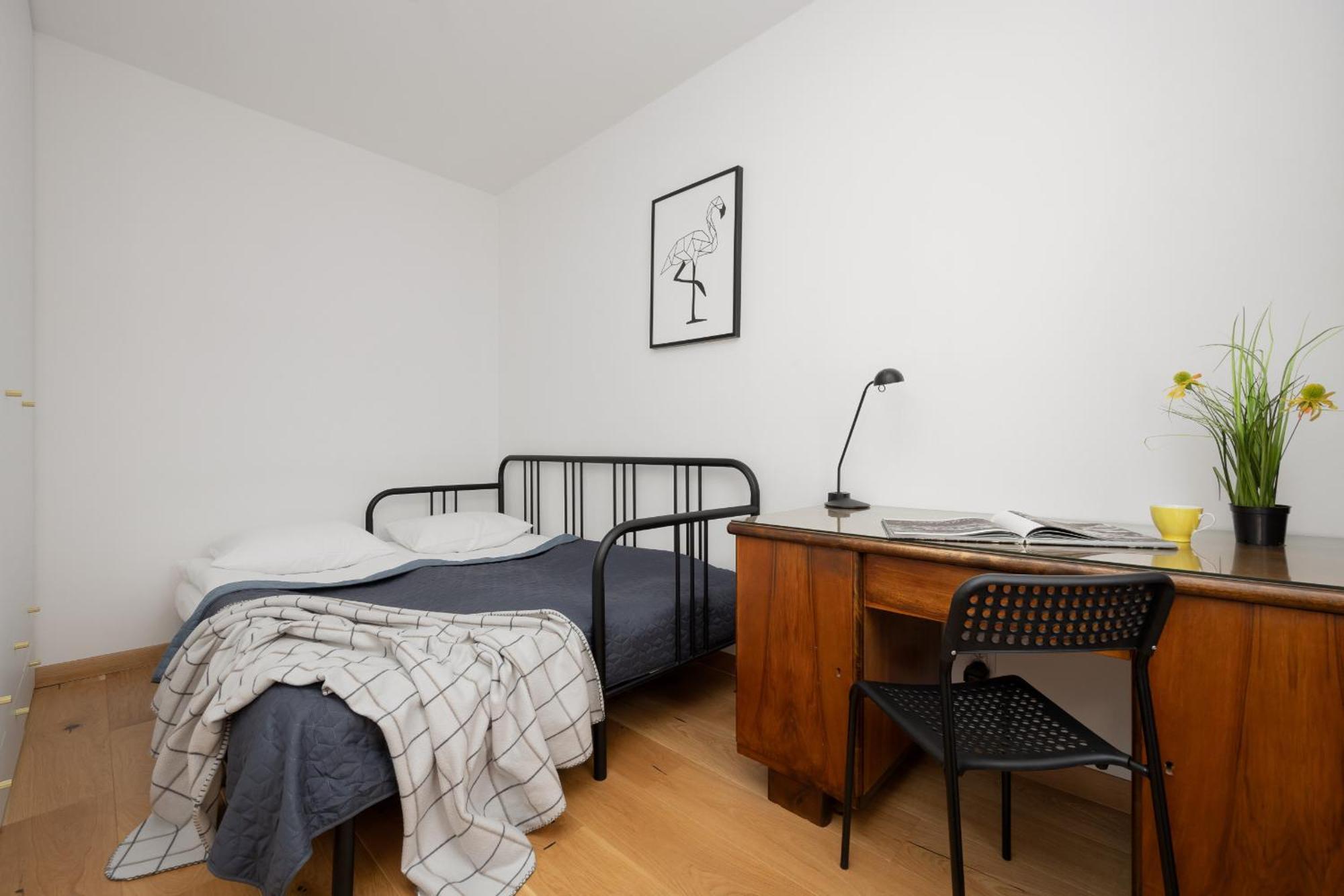 Charming For 4 People Located 650 M From The Old Town Of By Renters Leilighet *