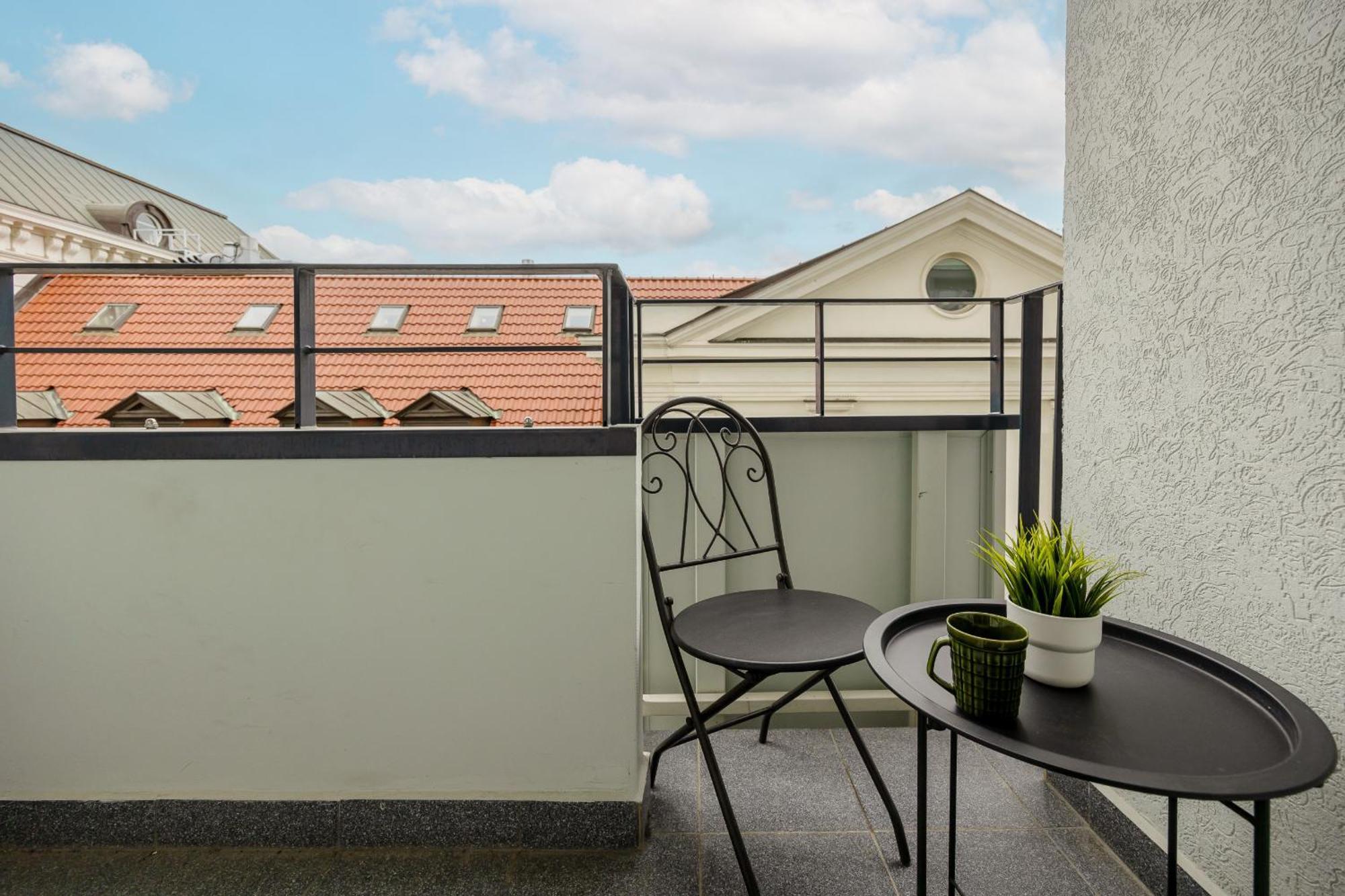 Leilighet Charming For 4 People Located 650 M From The Old Town Of By Renters *